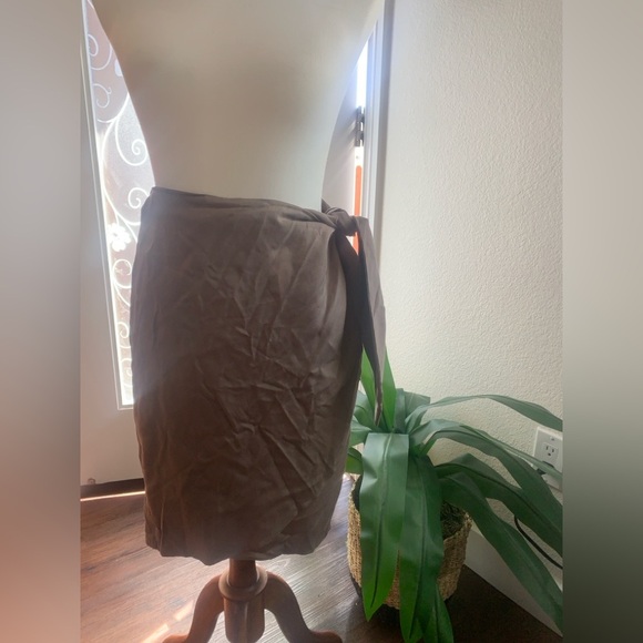 VETTA Midi Skirt in Tan - Picture 1 of 4